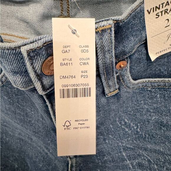 NWT J Crew 9” Vintage Slim Straight Jeans size 23 petite - Picture 4 of 5